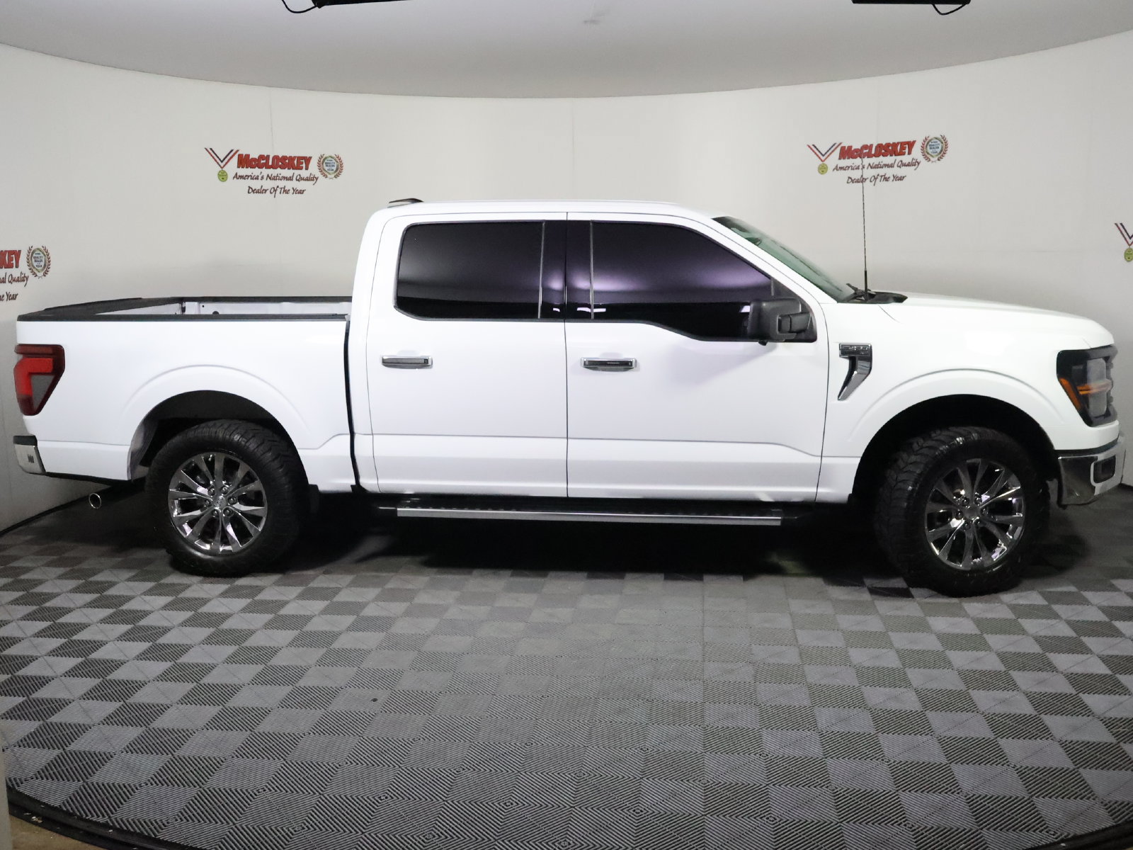 Used 2024 Ford F150 XLT RWD image 3