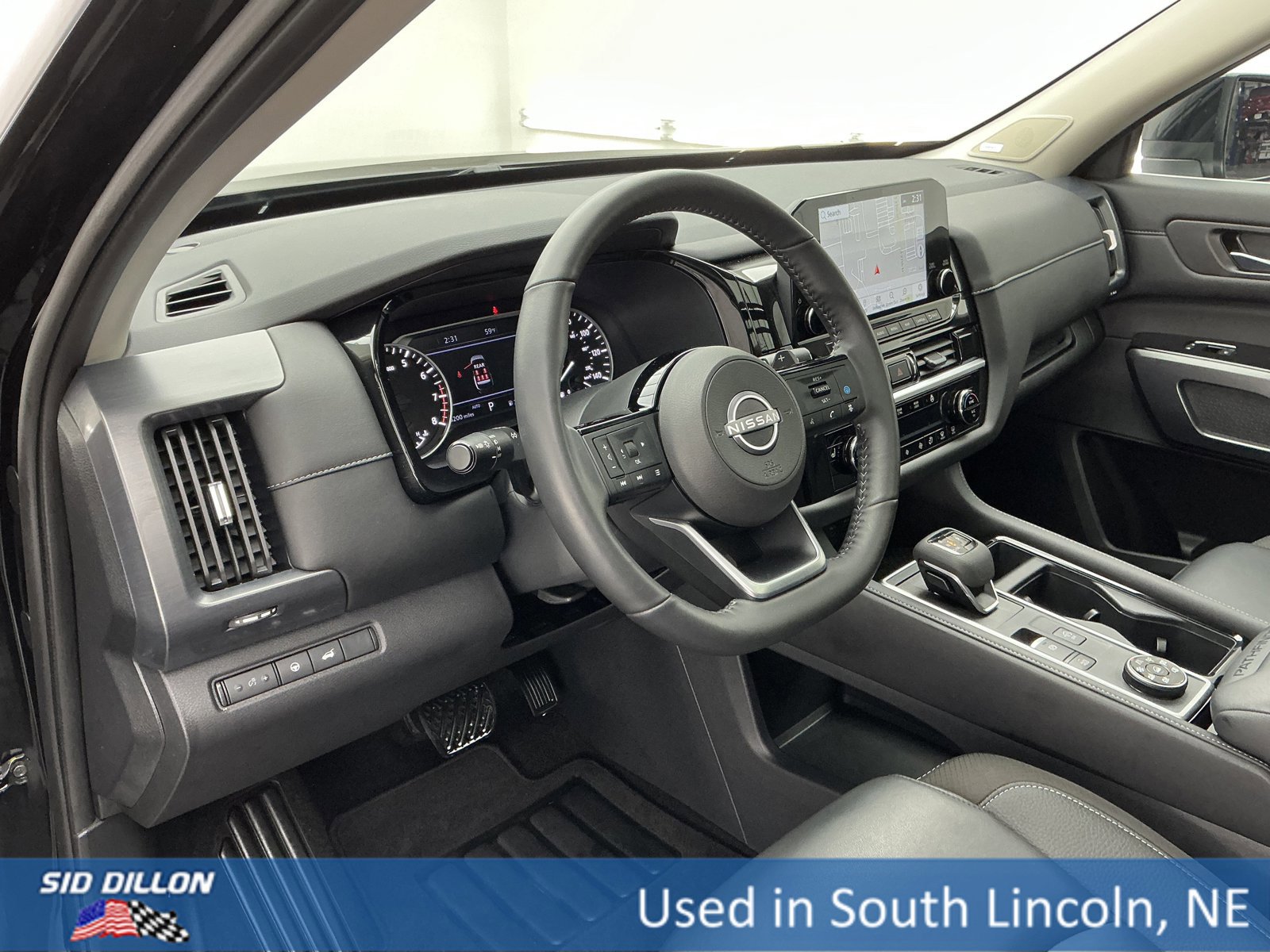 Used 2025 Nissan Pathfinder SL w/ SL Premium Package image 13