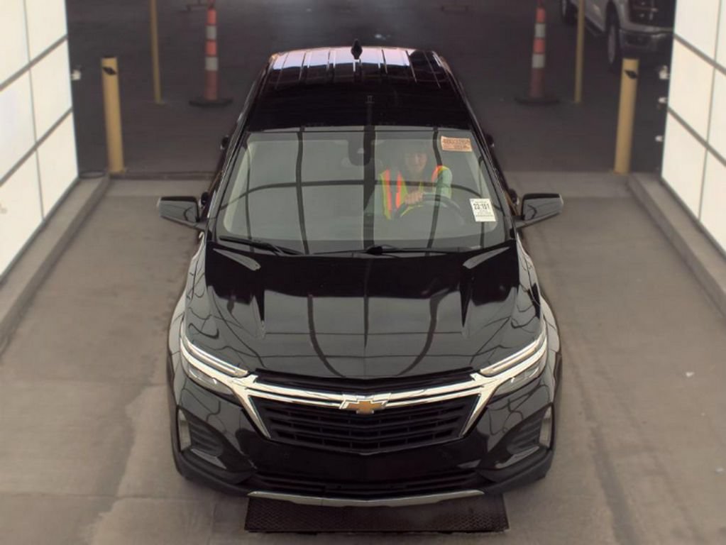 Used 2023 Chevrolet Equinox LT AWD/4WD image 2