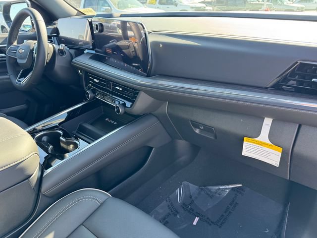 New 2026 Chevrolet Suburban Premier RWD image 6
