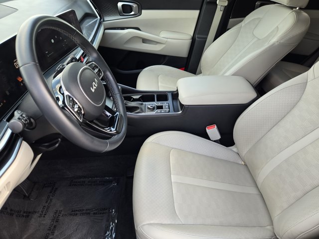 Certified 2025 Kia Sorento EX w/ Panoramic Sunroof Package FWD image 12
