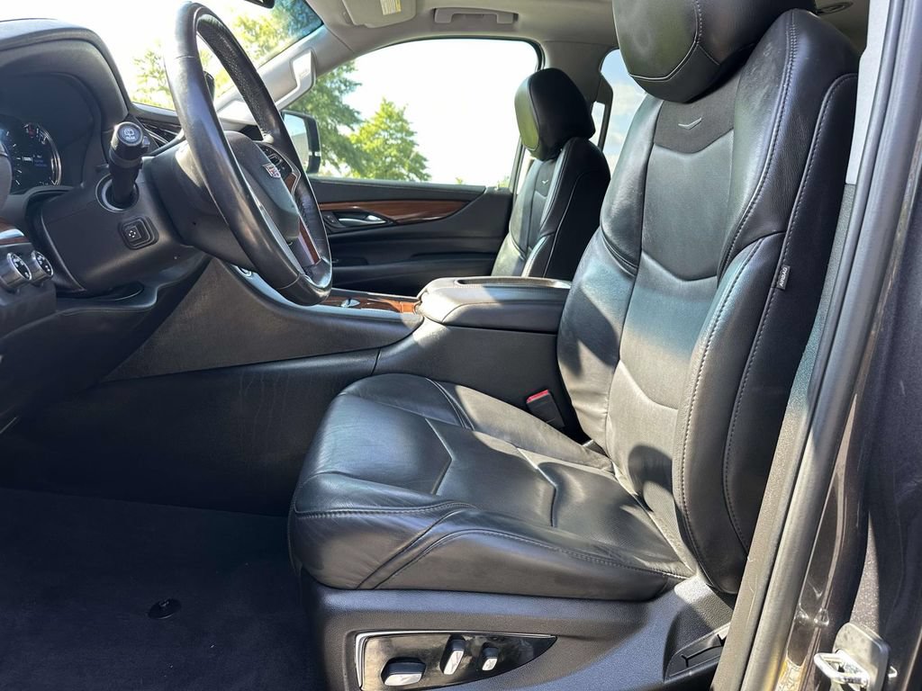 Used 2018 Cadillac Escalade Premium Luxury AWD/4WD image 8