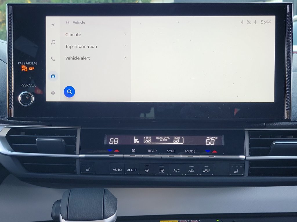 Used 2025 Toyota Sienna XLE w/ XLE Plus Package FWD image 28