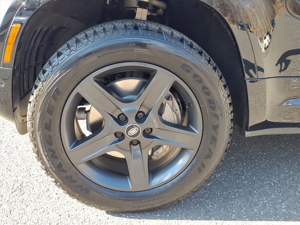 Certified 2023 Land Rover Defender 110 X-Dynamic SE image 9