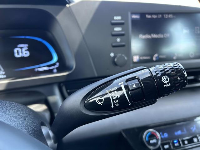 Certified 2025 Hyundai Elantra Sport FWD image 25