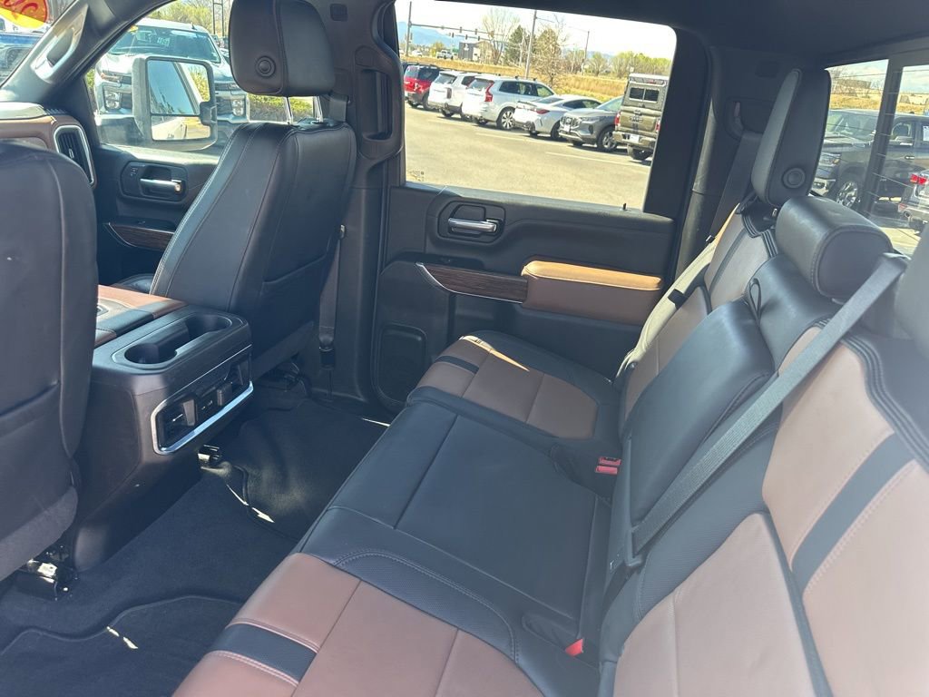 Used 2022 Chevrolet Silverado 3500 High Country w/ Technology Package image 18