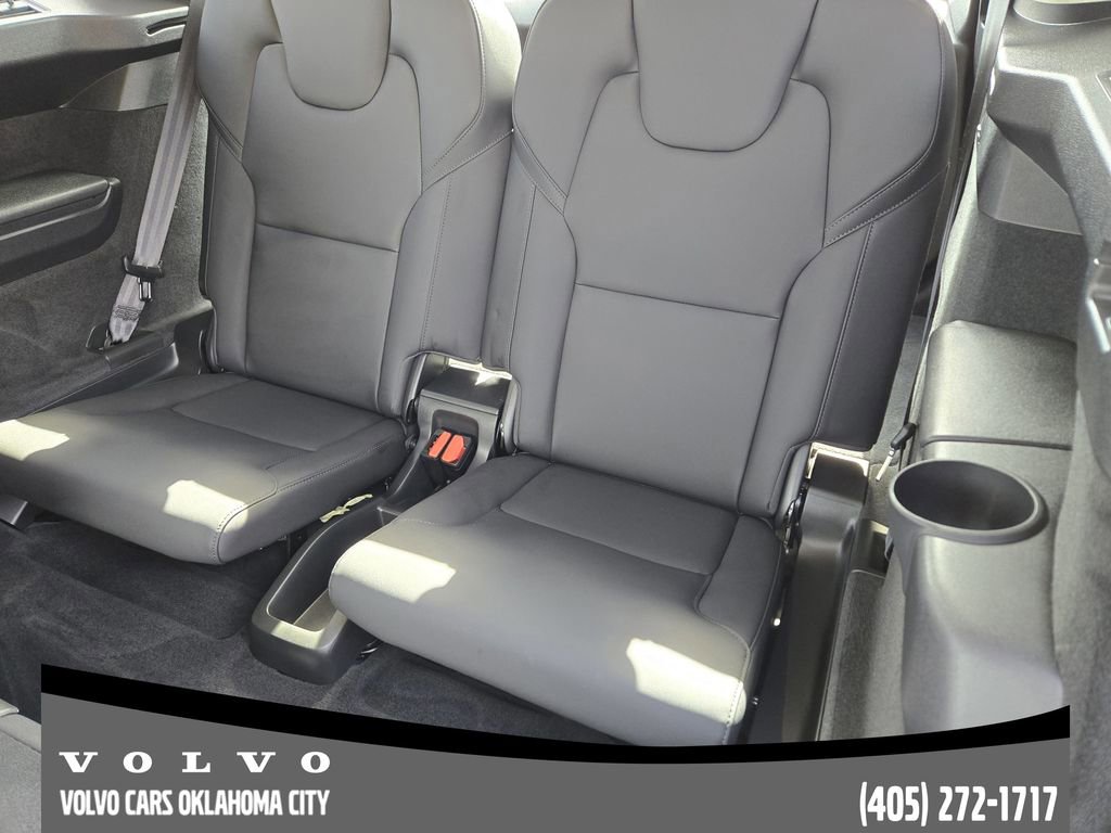 Certified 2025 Volvo XC90 B6 Plus image 30