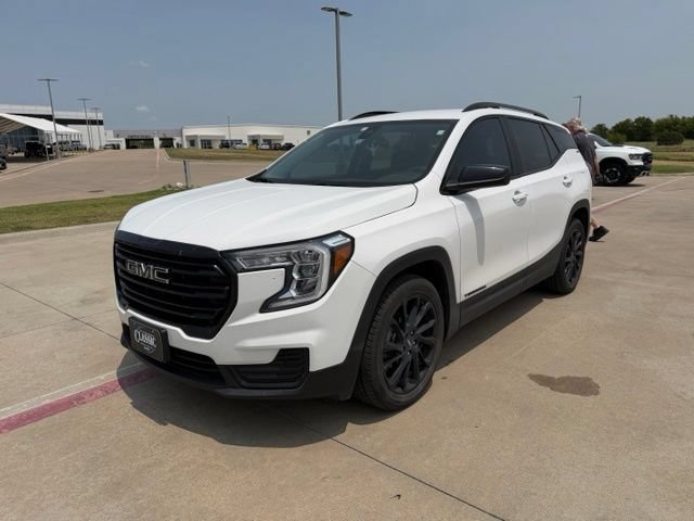 Used 2023 GMC Terrain SLE w/ Elevation Edition FWD image 7