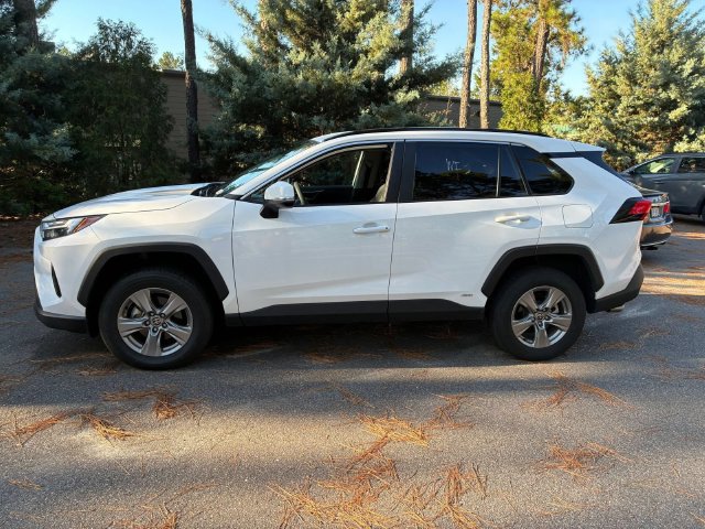 Used 2025 Toyota RAV4 XLE AWD/4WD image 10