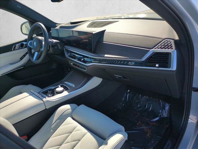 Certified 2026 BMW X5 xDrive50e w/ M Sport Package AWD/4WD image 24