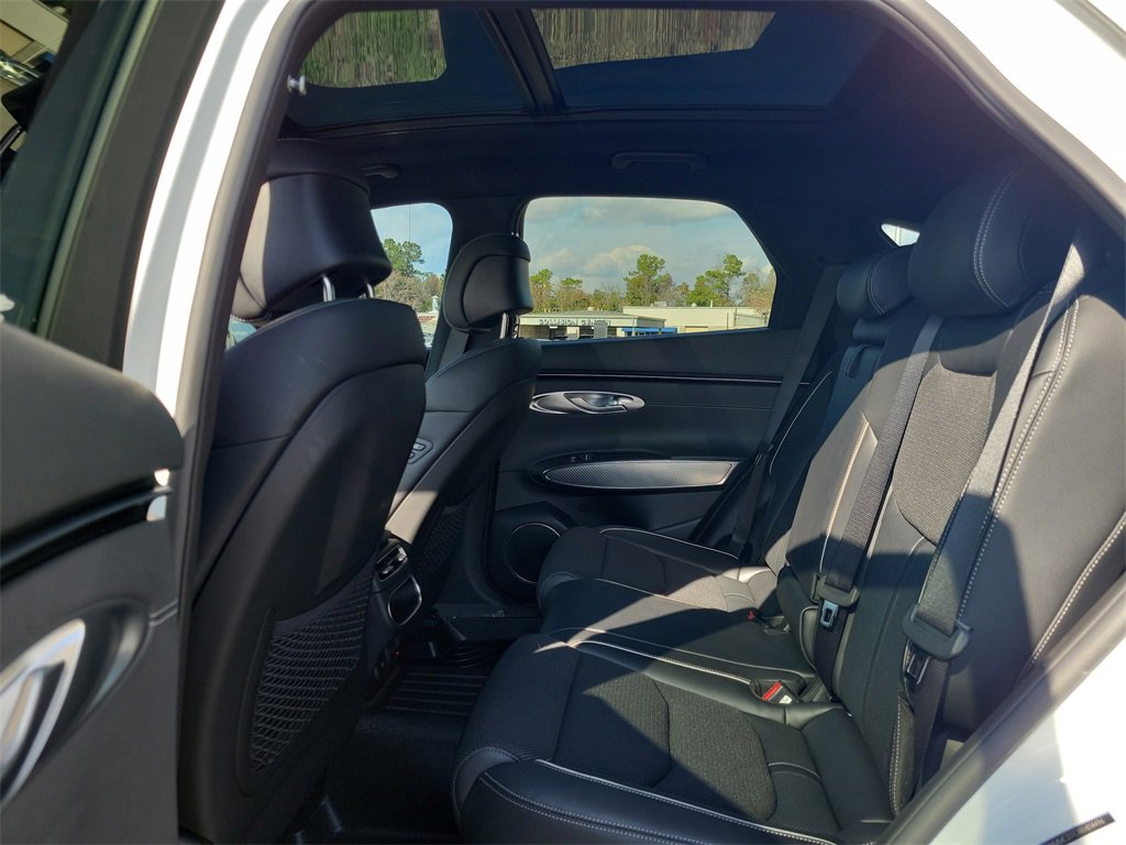 Used 2024 Genesis GV70 3.5T Sport image 13