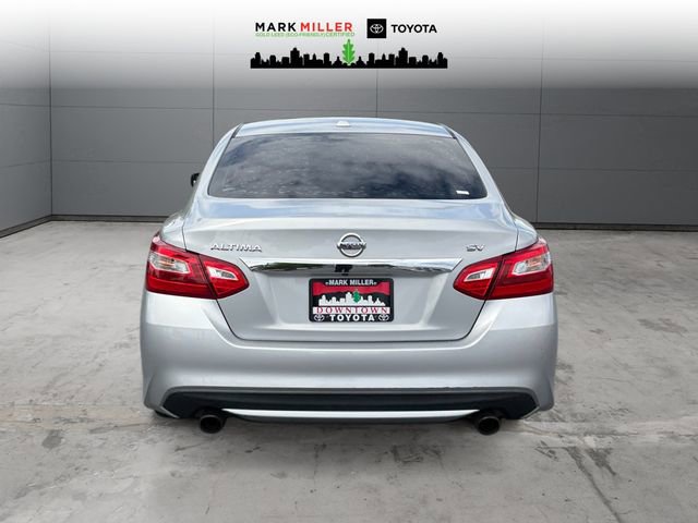 Used 2016 Nissan Altima 2.5 SV image 4