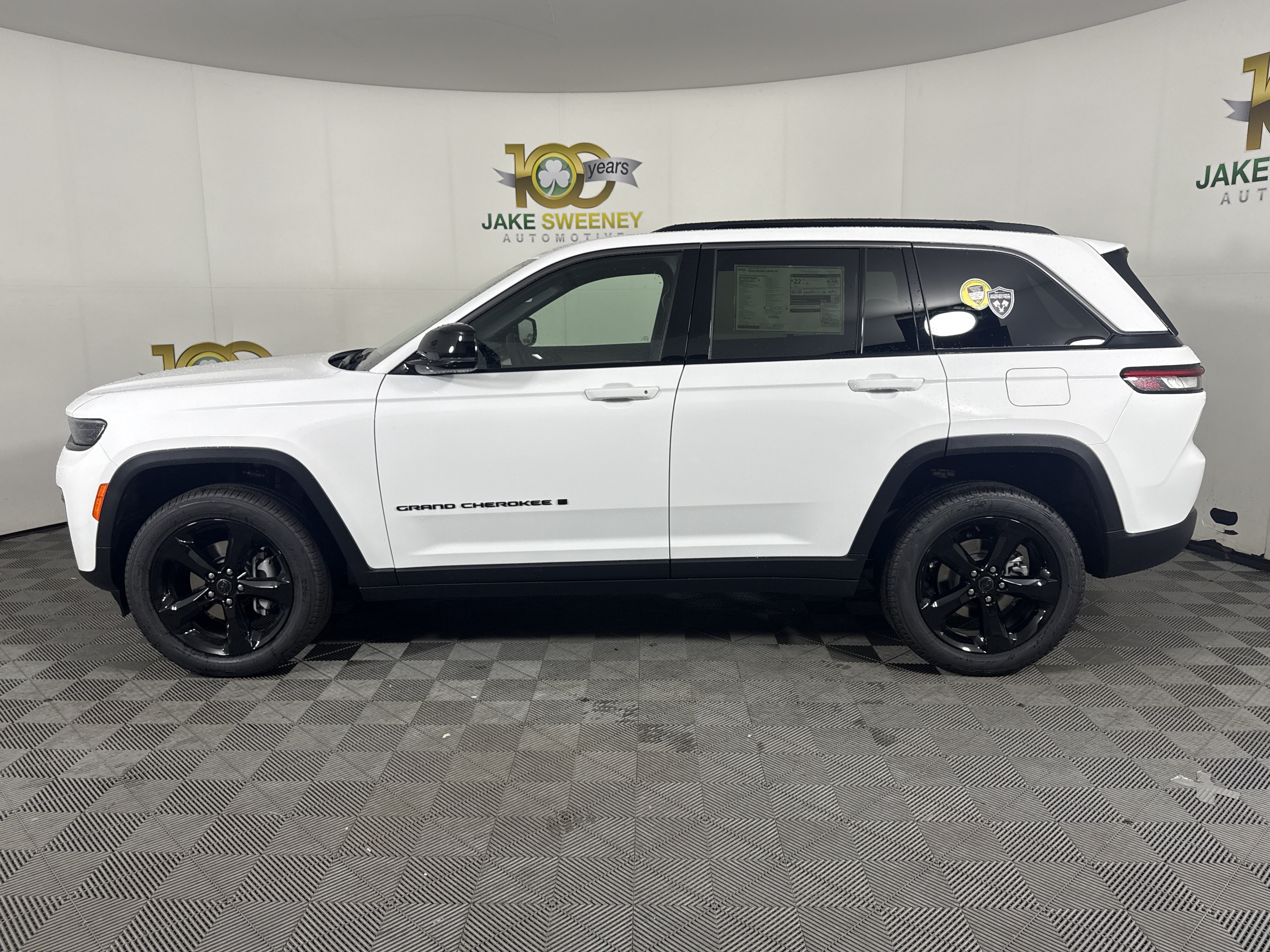 New 2027 Jeep Grand Cherokee Limited AWD/4WD image 5