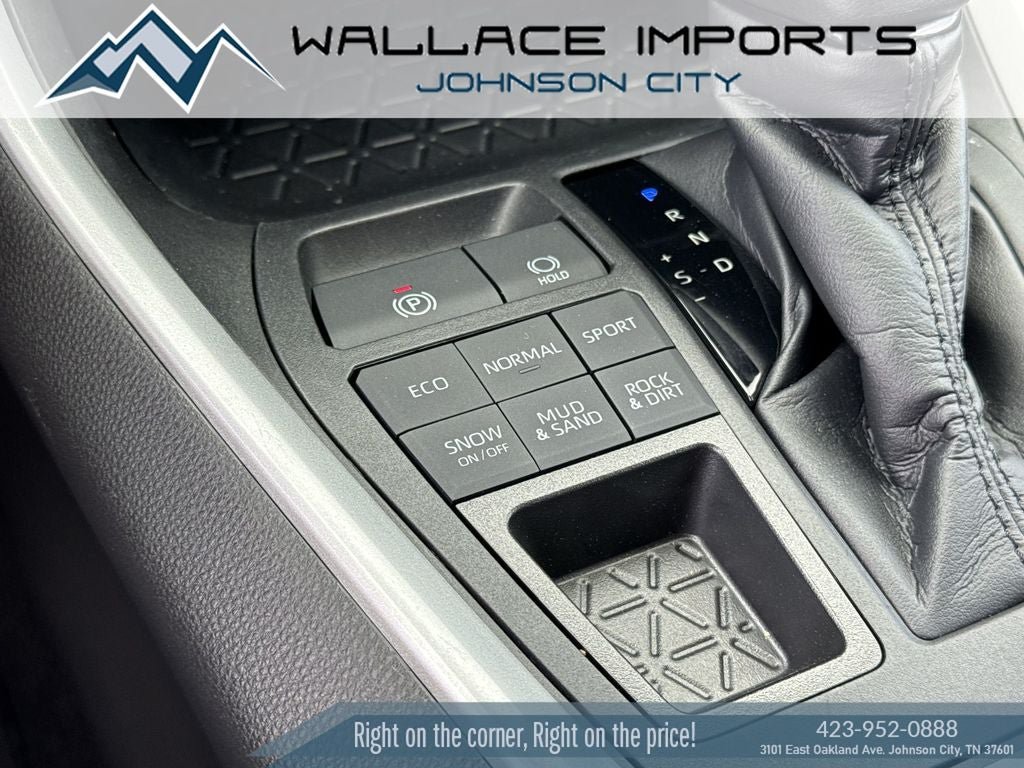 Used 2023 Toyota RAV4 XLE AWD/4WD image 28