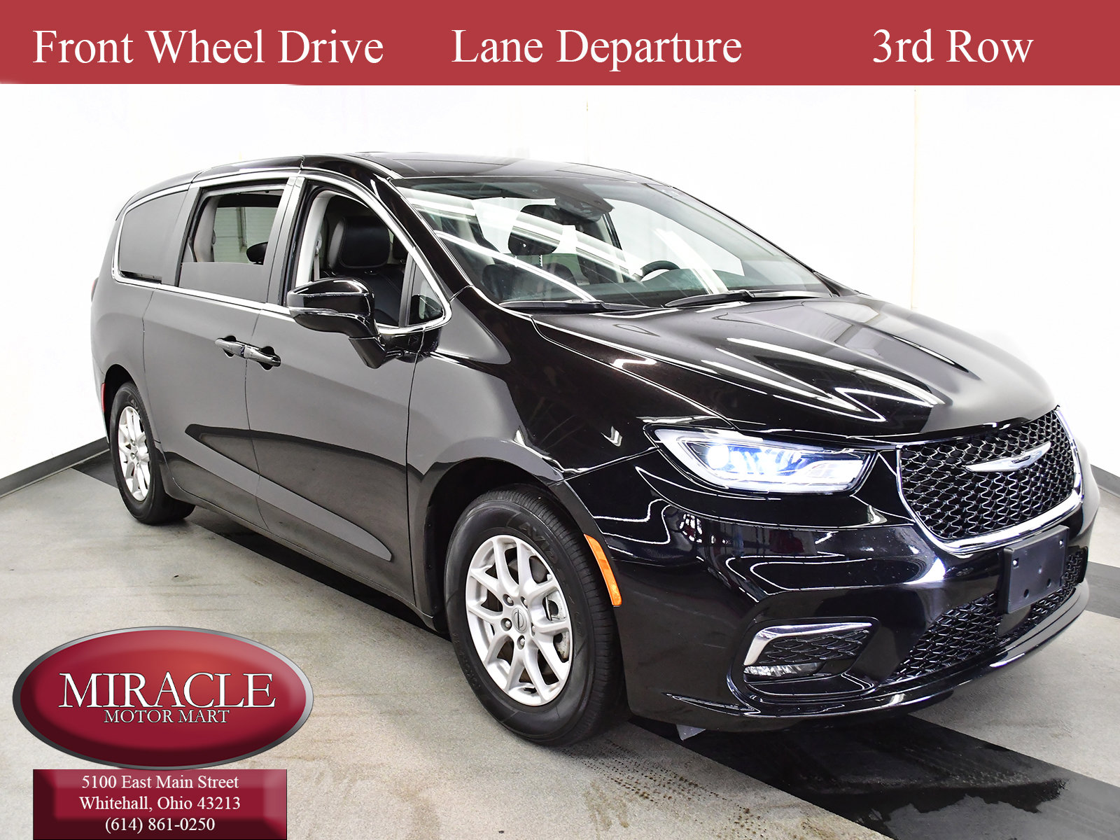 Used 2024 Chrysler Pacifica Touring-L image 1