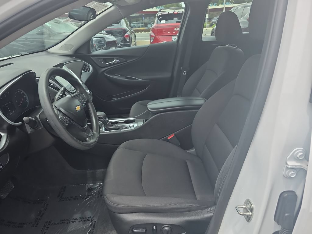 Used 2023 Chevrolet Malibu LT FWD image 9