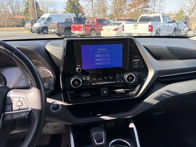 Used 2024 Toyota Highlander LE image 18