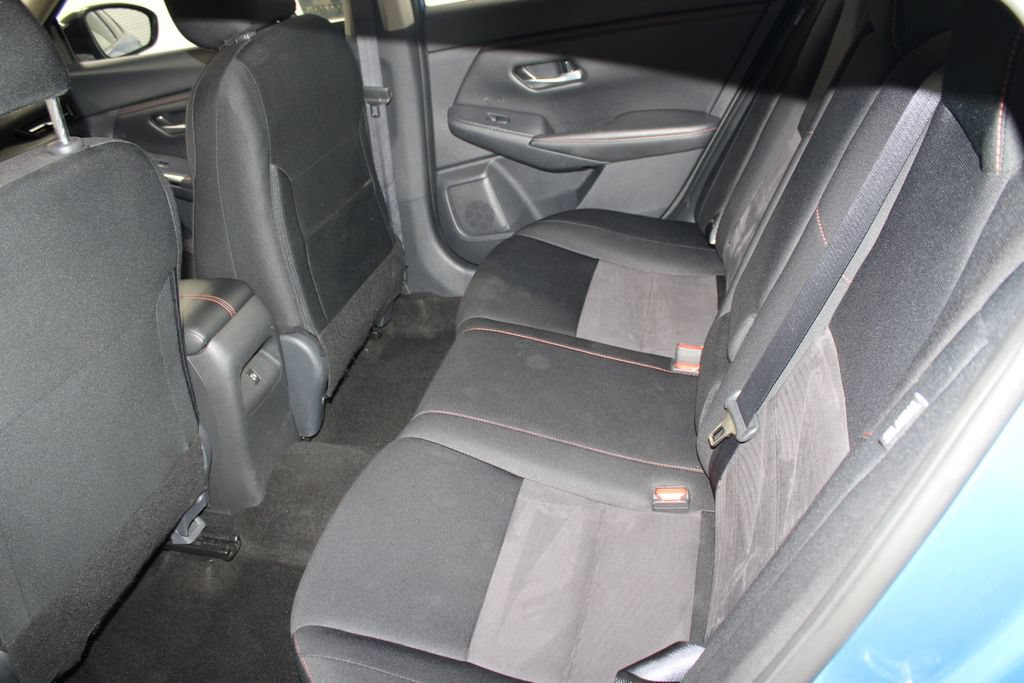 Used 2025 Nissan Sentra SR FWD image 16