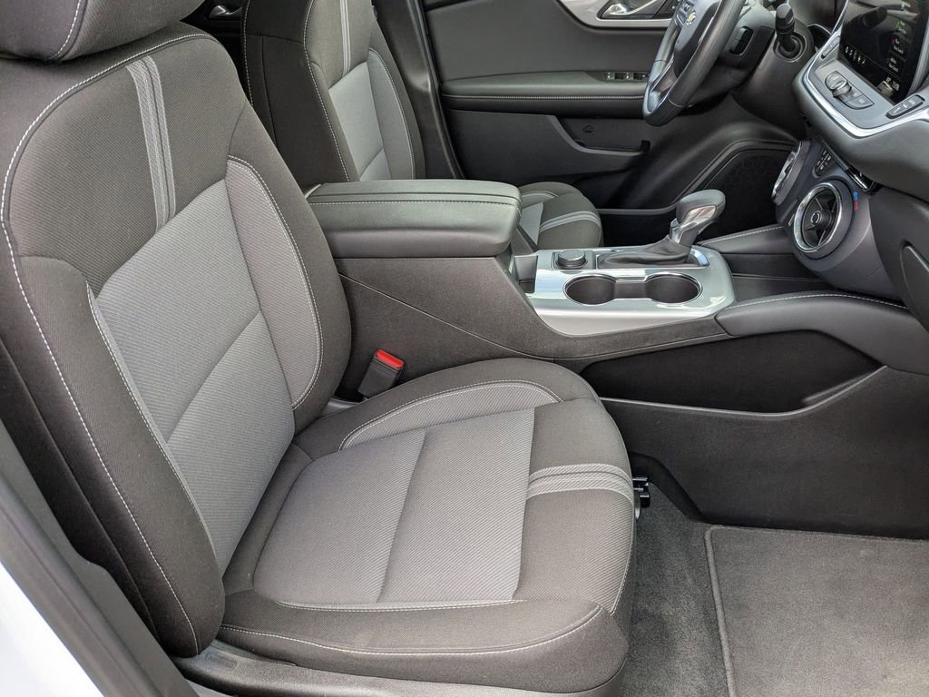Used 2025 Chevrolet Blazer LT image 34