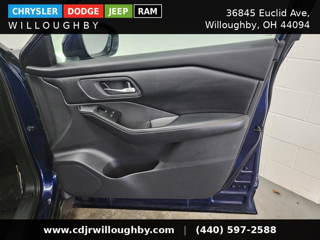 Used 2024 Nissan Rogue SV AWD/4WD image 34