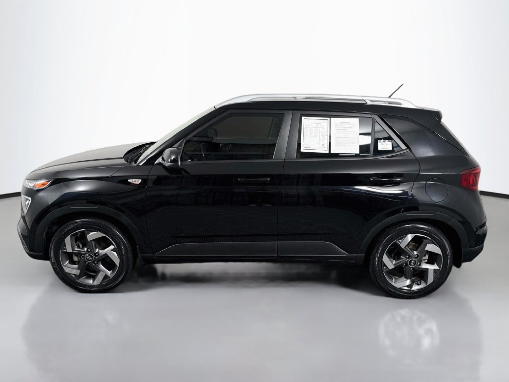 Used 2023 Hyundai Venue SEL FWD image 8