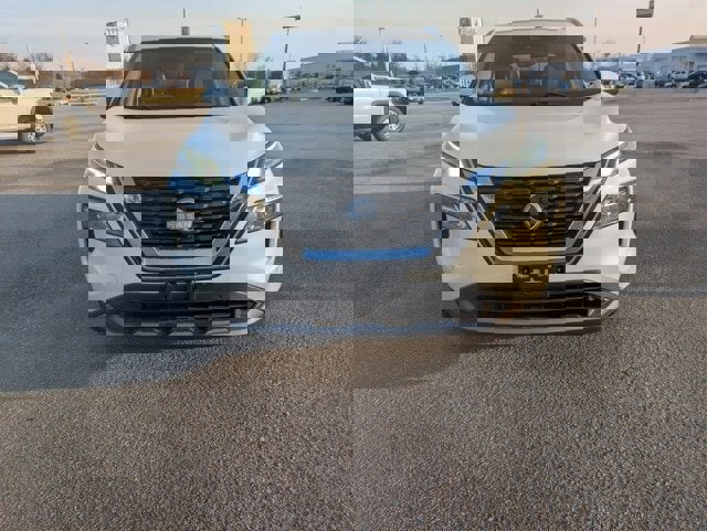 Used 2022 Nissan Rogue SL w/ SL Premium Package image 3