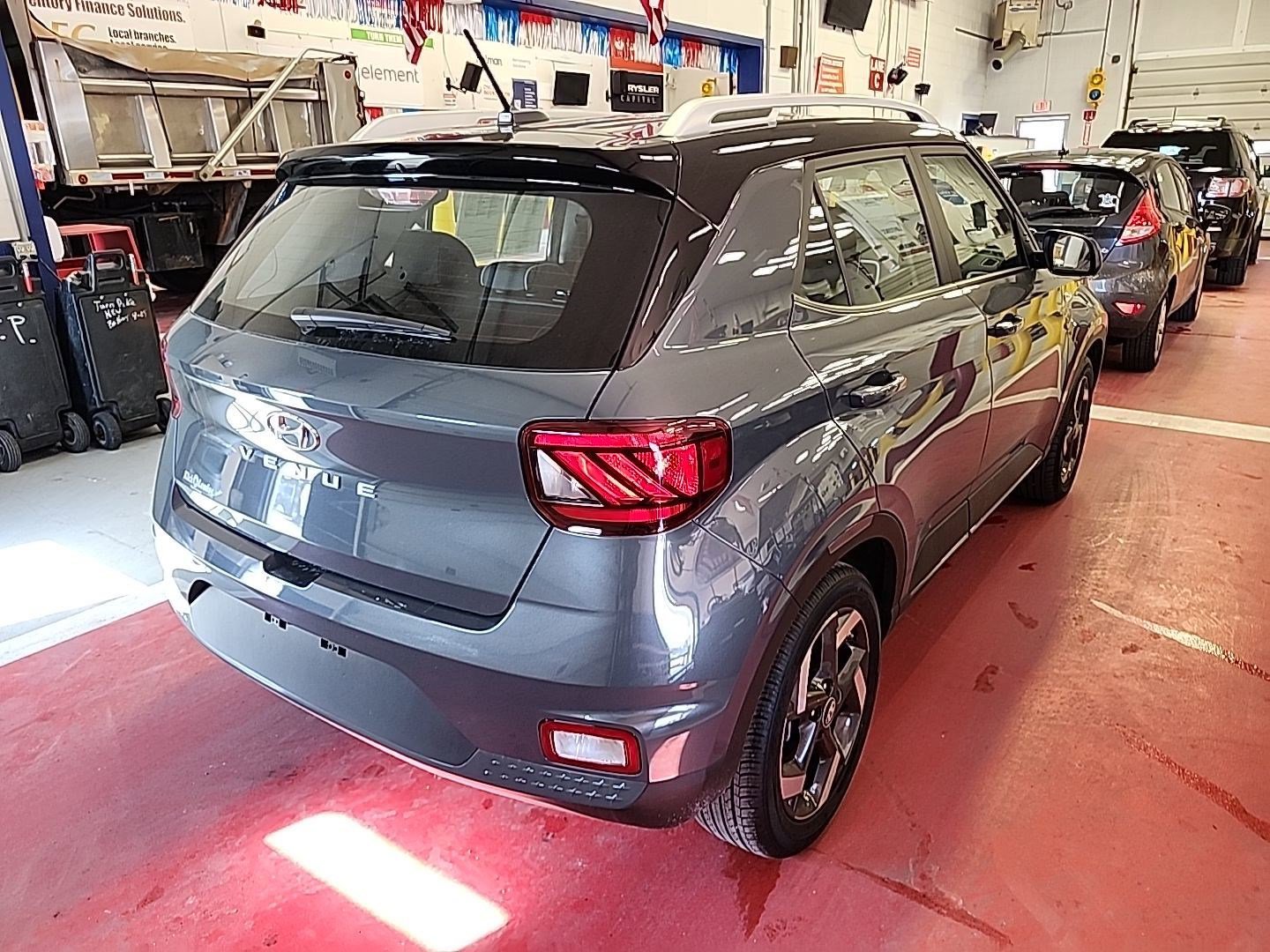 Used 2026 Hyundai Venue SEL image 6