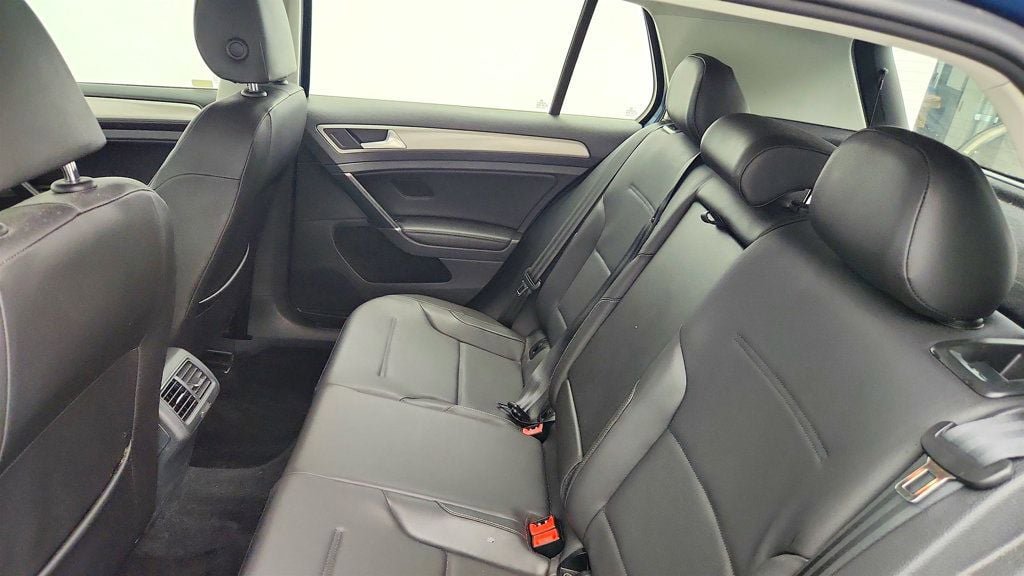 Used 2015 Volkswagen Golf TDI S FWD image 20