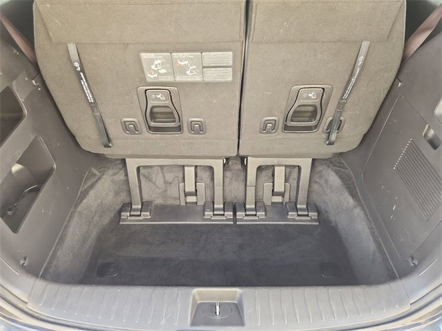 Used 2023 Kia Carnival LX image 23