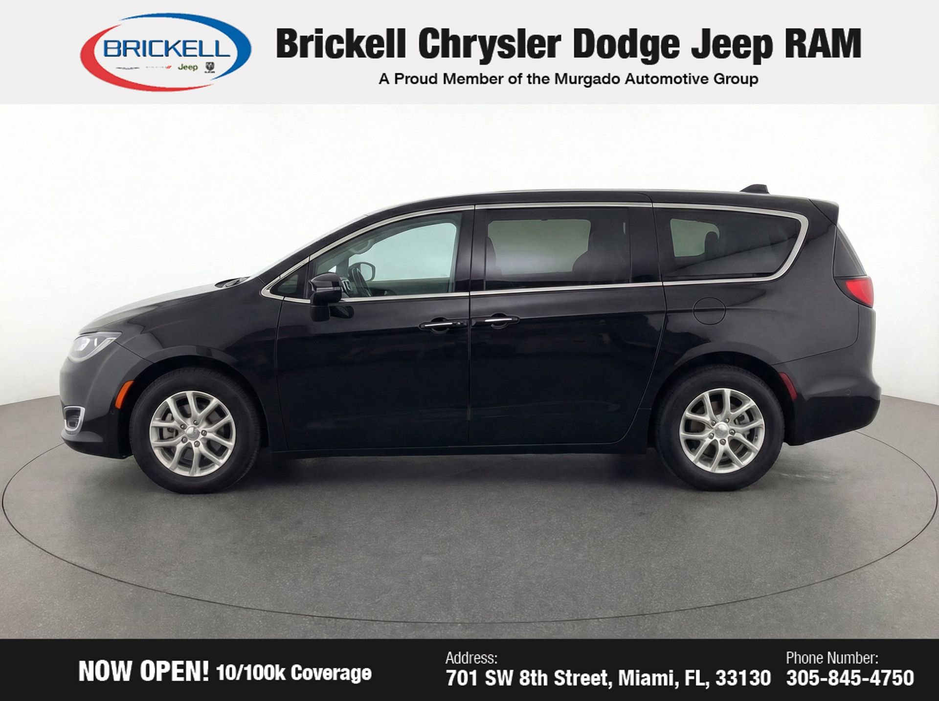 Used 2024 Chrysler Pacifica Touring-L image 6