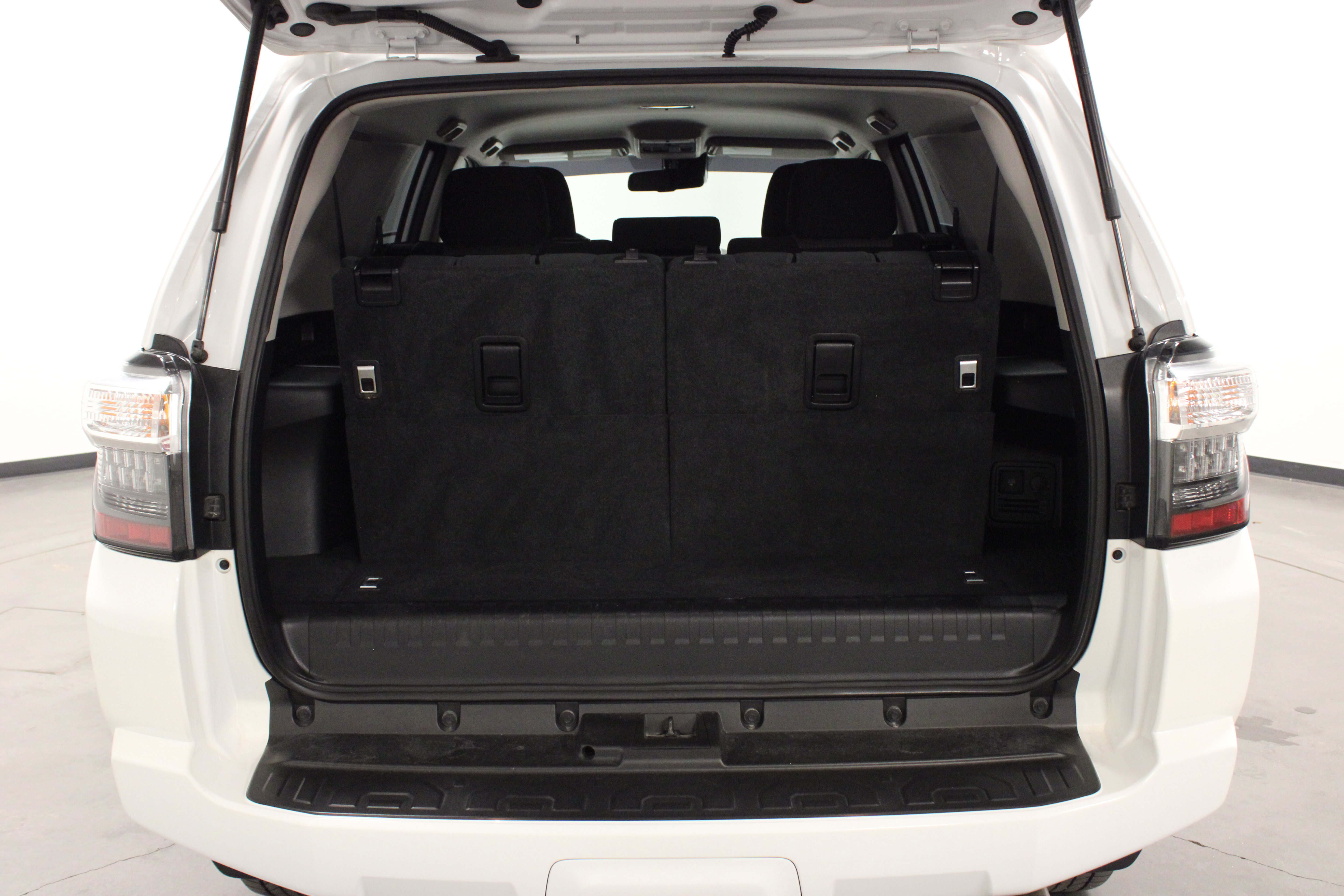 Used 2024 Toyota 4Runner SR5 AWD/4WD image 14
