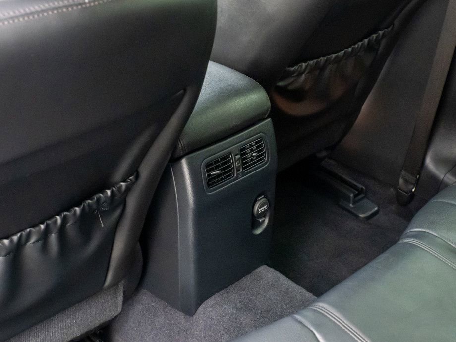 Used 2017 INFINITI QX70 AWD w/ Premium Package image 16