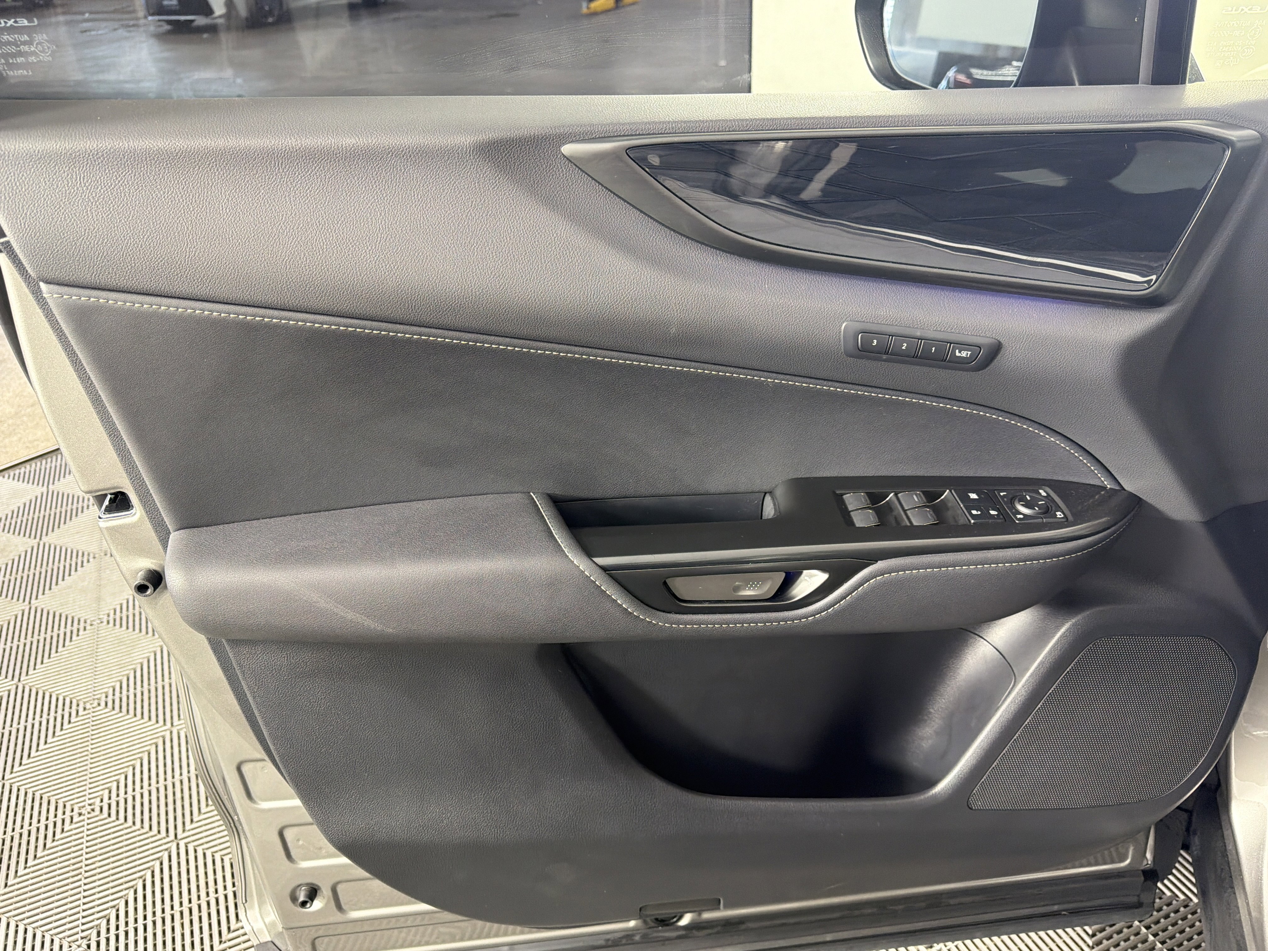 Certified 2025 Lexus NX 350h AWD w/ Accessory Package (2T) image 8