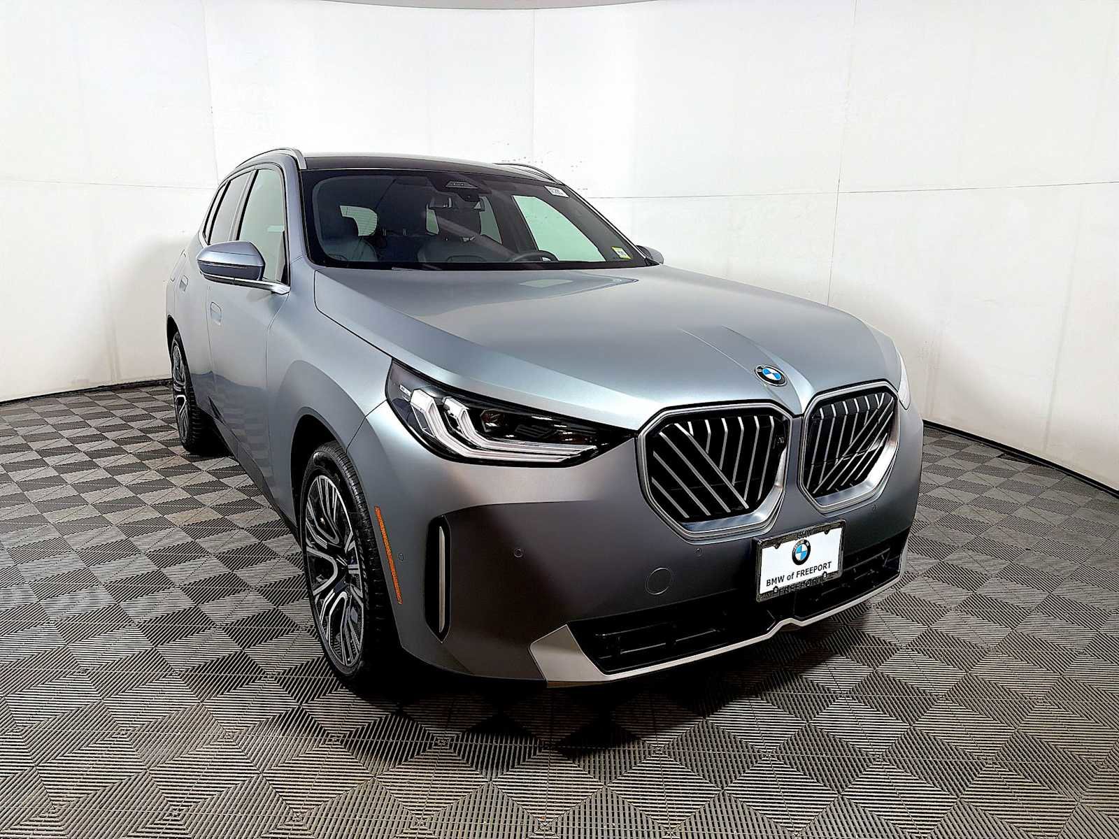 Certified 2025 BMW X3 xDrive30 w/ Premium Package AWD/4WD image 2