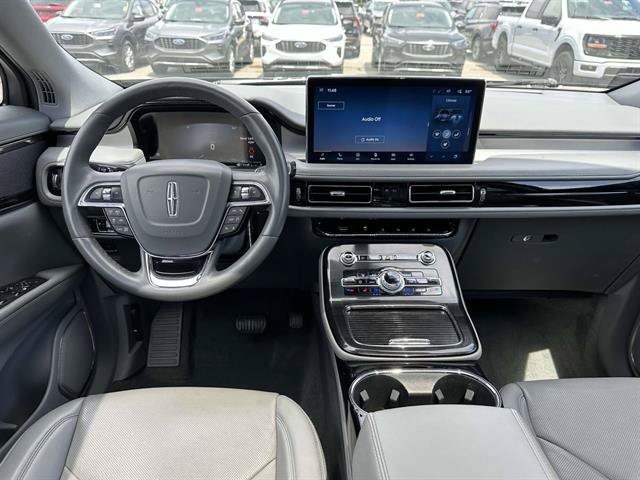 Used 2022 Lincoln Nautilus Reserve AWD/4WD image 33