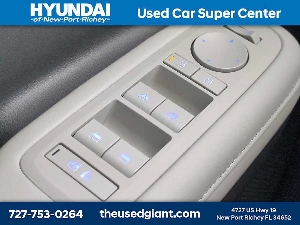 Certified 2025 Hyundai Santa Fe SEL FWD image 28