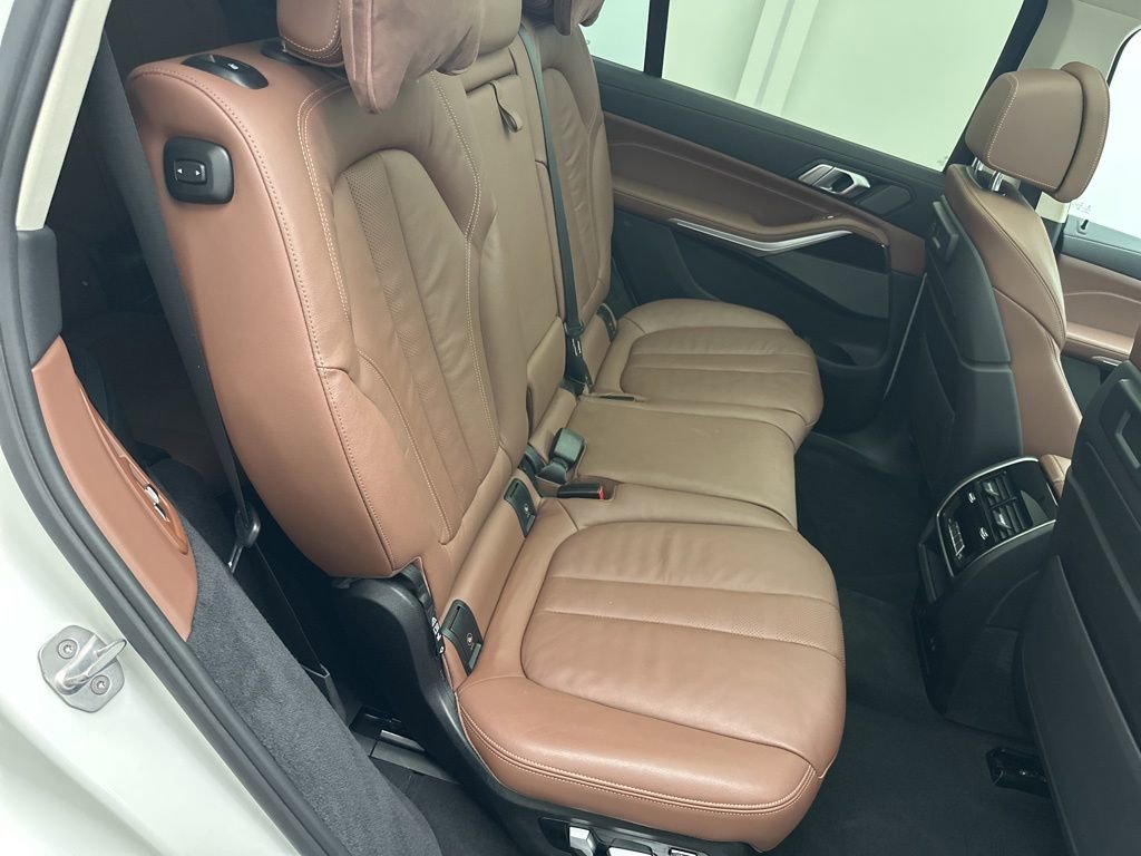 Used 2020 BMW X7 xDrive40i w/ Luxury Seating Package image 11