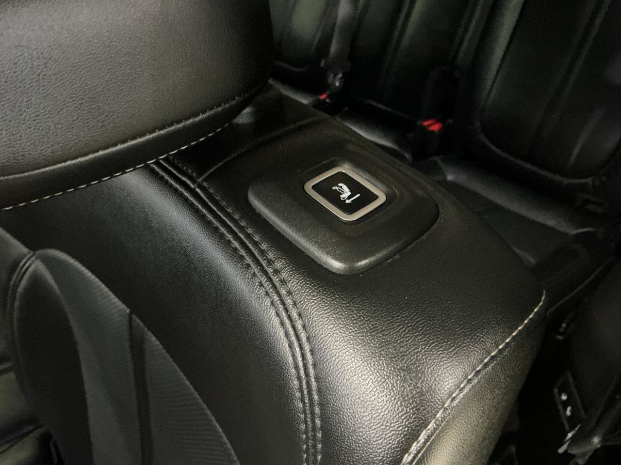 Used 2024 Jeep Wagoneer L Series II w/ Flexible Seating Group AWD/4WD image 25