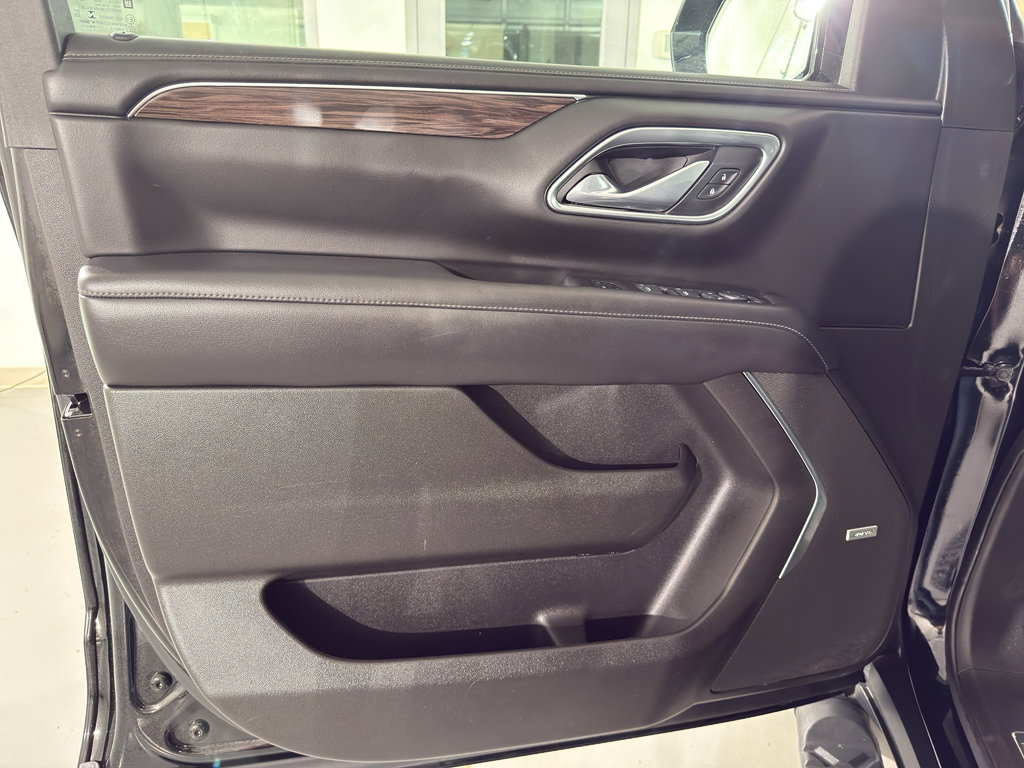 Used 2021 Chevrolet Tahoe Z71 w/ Z71 Signature Package image 17