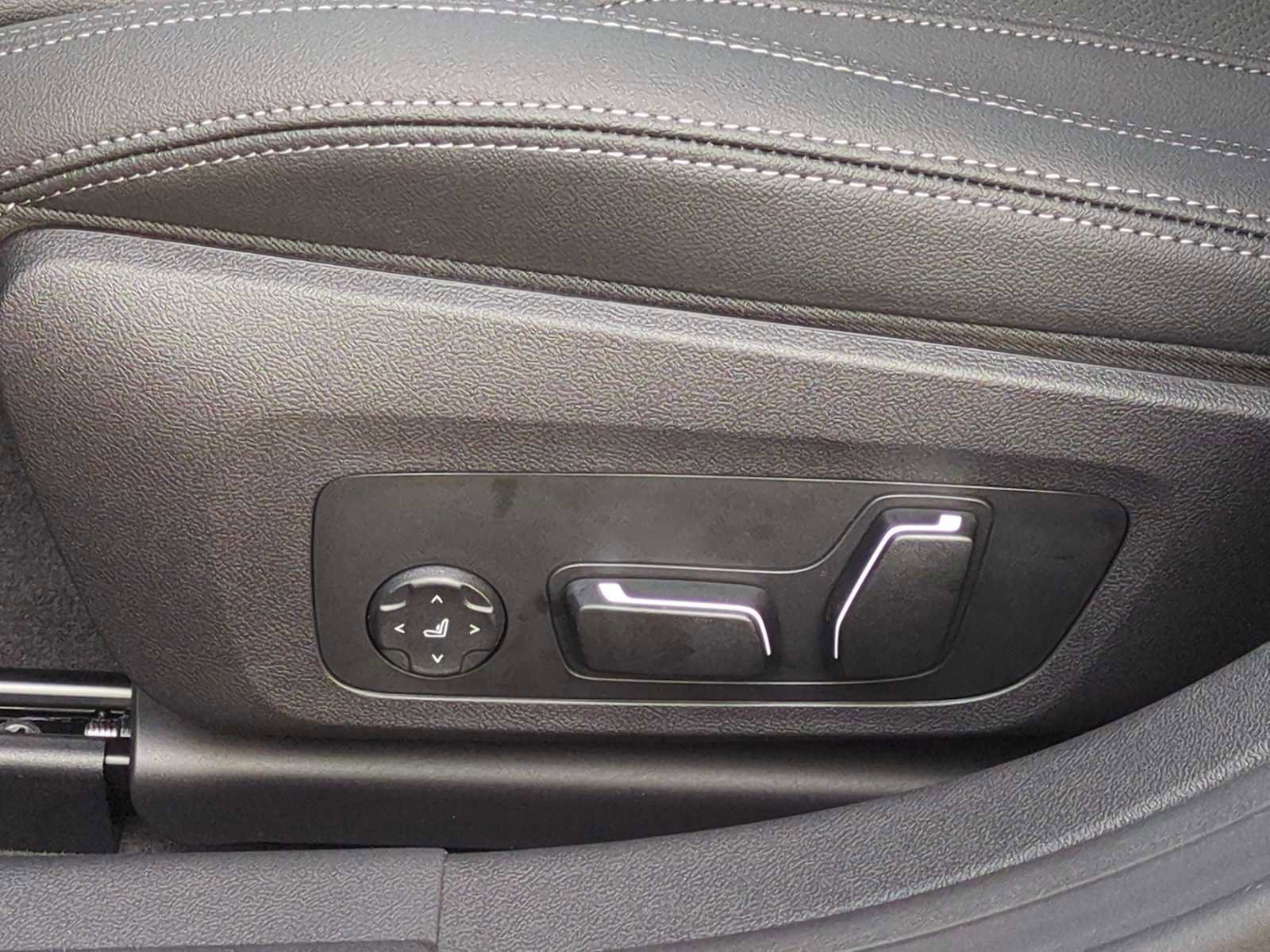 Used 2025 BMW i4 xDrive40i w/ Premium Package image 18