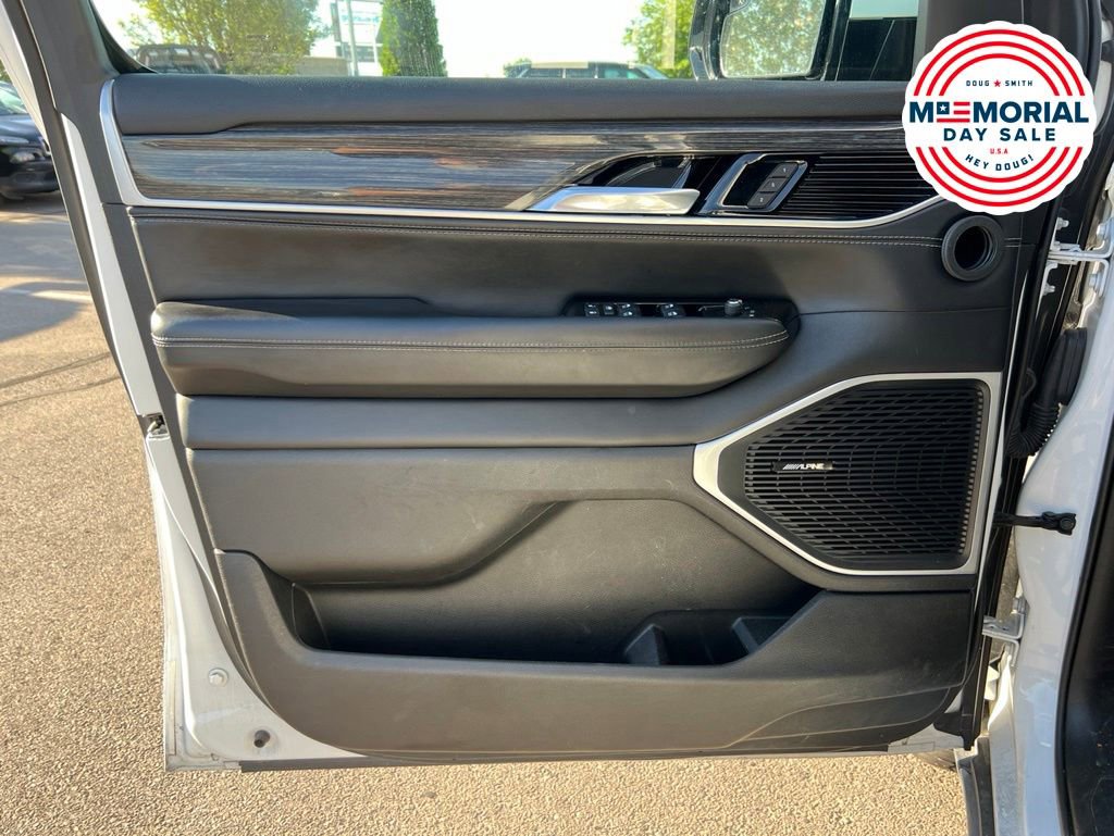 Used 2022 Jeep Wagoneer Series II AWD/4WD image 9