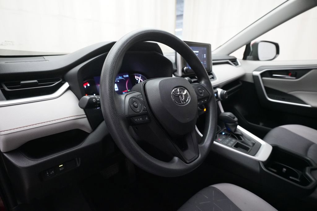 Used 2023 Toyota RAV4 XLE AWD/4WD image 8