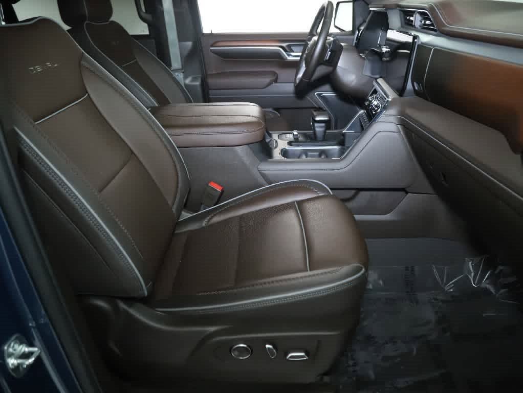 Used 2025 GMC Sierra 1500 Denali w/ Denali Reserve Package AWD/4WD image 34
