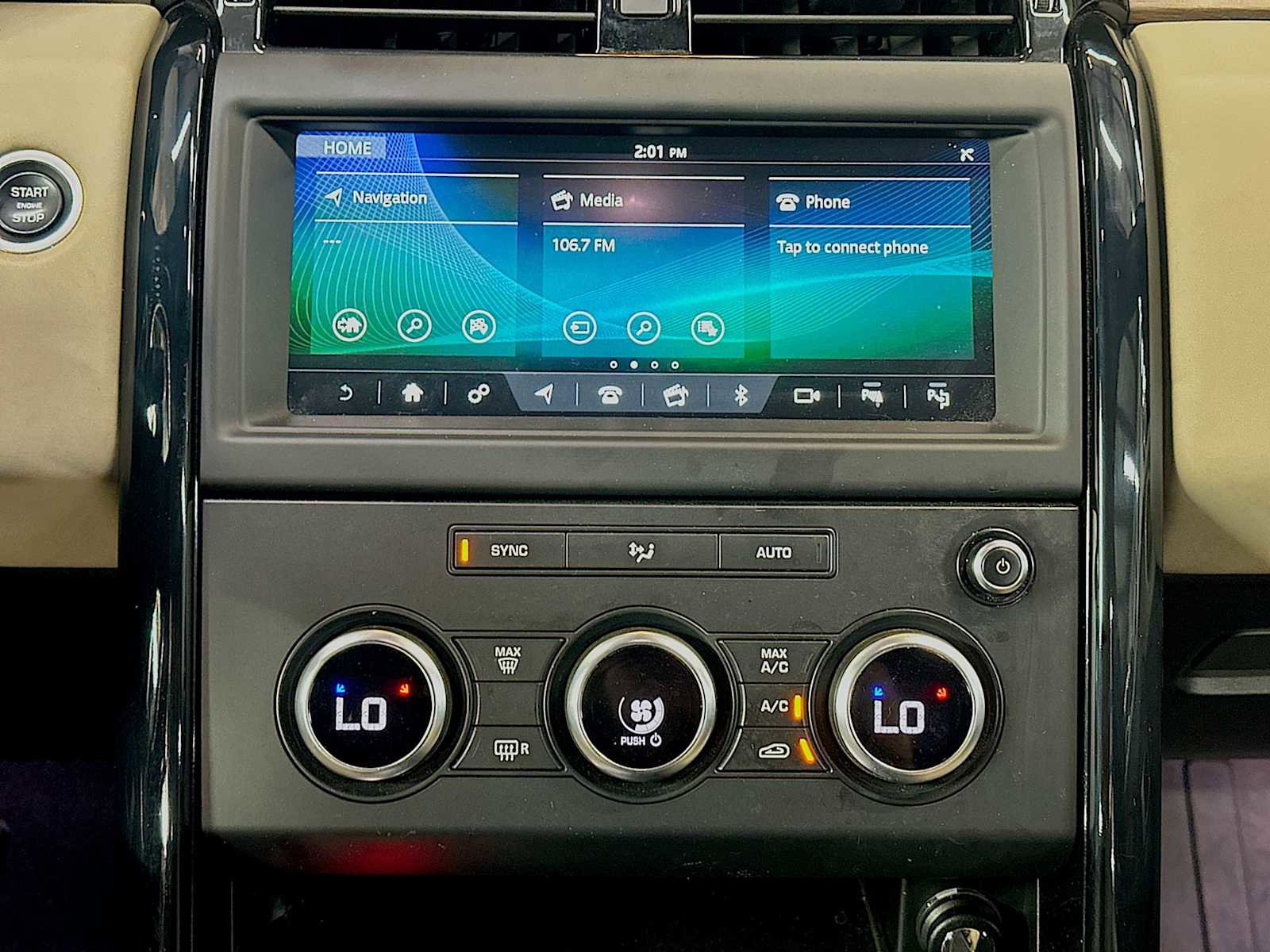 Used 2018 Land Rover Discovery SE image 12