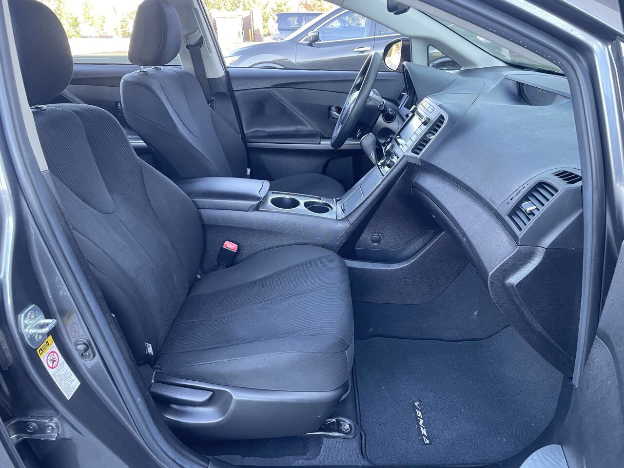 Used 2015 Toyota Venza LE image 26