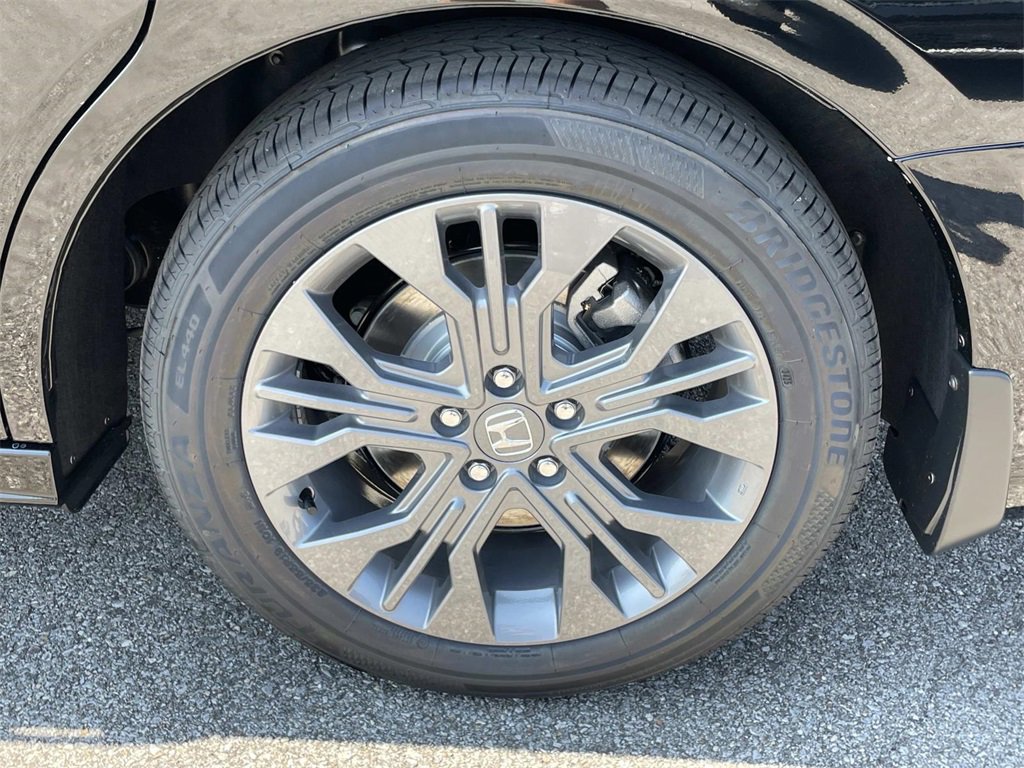 New 2026 Honda Odyssey Touring image 9