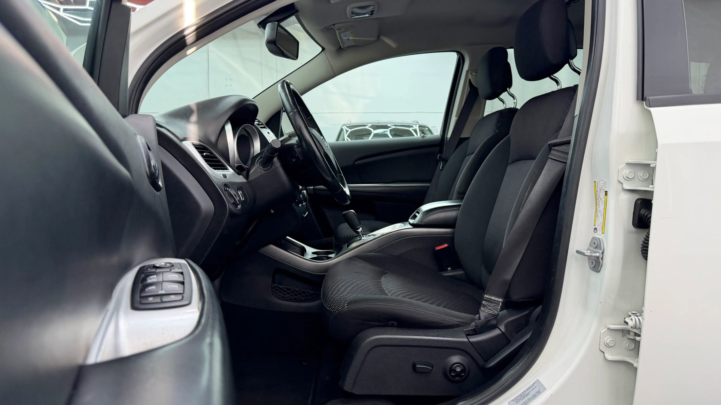 Used 2015 Dodge Journey SXT w/ Flexible Seating Group image 10