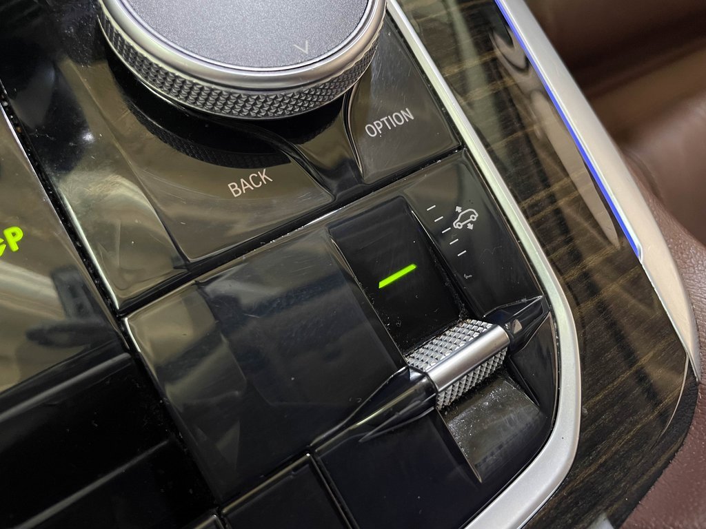 Used 2021 BMW X7 xDrive40i w/ Premium Package image 29