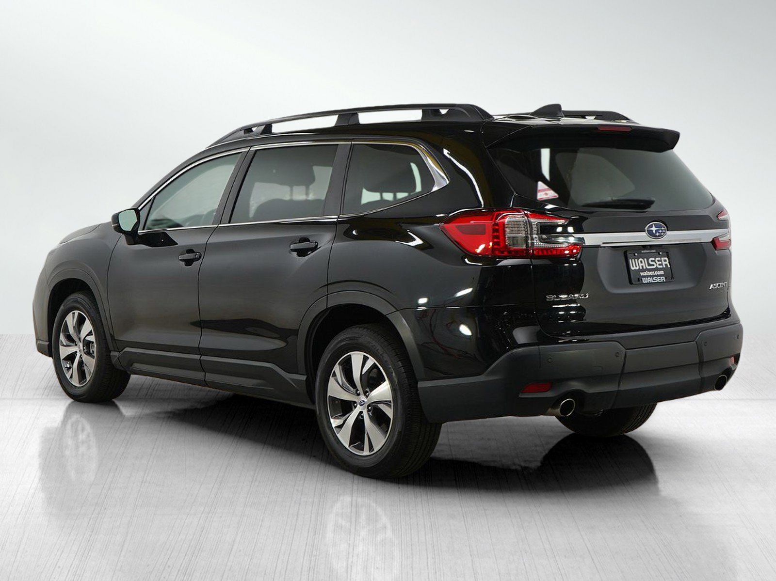 Used 2025 Subaru Ascent Premium image 3