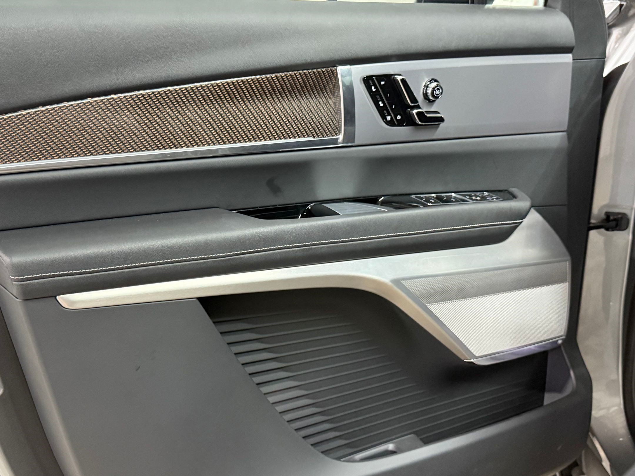 New 2026 Cadillac Vistiq Luxury AWD/4WD image 12